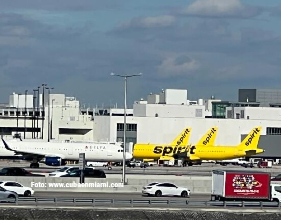 Aeropuerto de Miami recibe cifra récord de pasajeros en el 2022