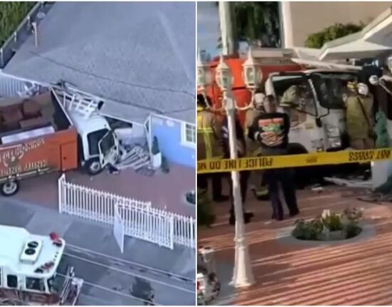 Ladrón que robó un camión lo estrella contra una casa en Miami