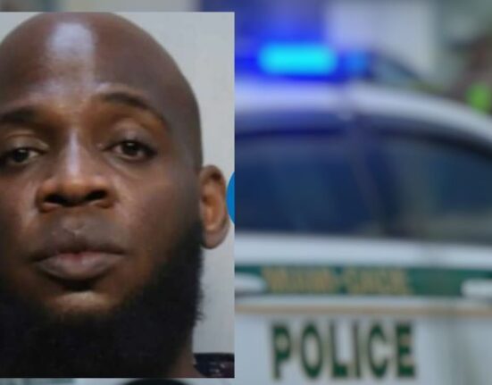 Arrestan a un hombre en Miami por fraude inmobiliario hacia una anciana postrada en un asilo