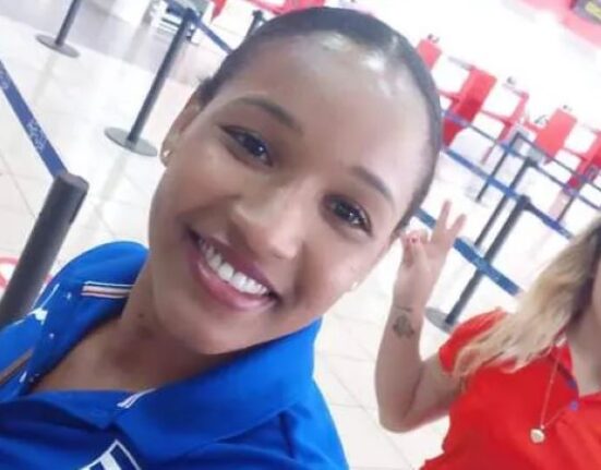 Dos atletas de lucha abandonan delegación cubana durante una escala en México
