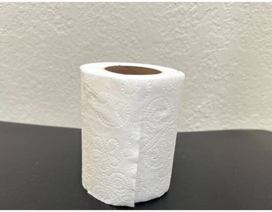 Turista italiano se molesta y cuestiona el precio del papel higiénico de ‘lujo’ en Cuba