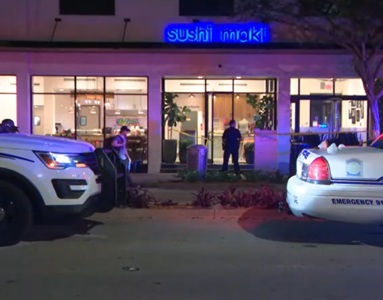 Se le dispara accidentalmente el arma a un oficial que cenaba en un restaurante de Coral Gables dejando una persona herida
