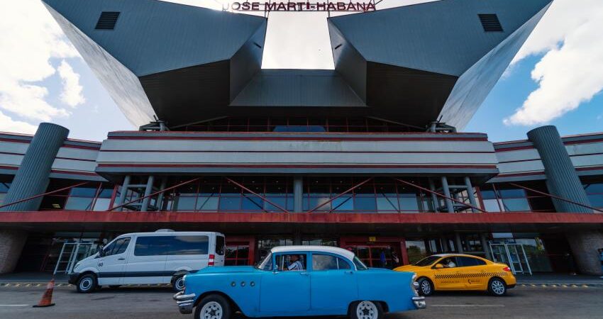 Los cubanos emigrados no quieren regresar a Cuba ni de visita, ni las estadísticas del régimen pueden ocultarlo aeropuerto-internacional-habana-cuba
