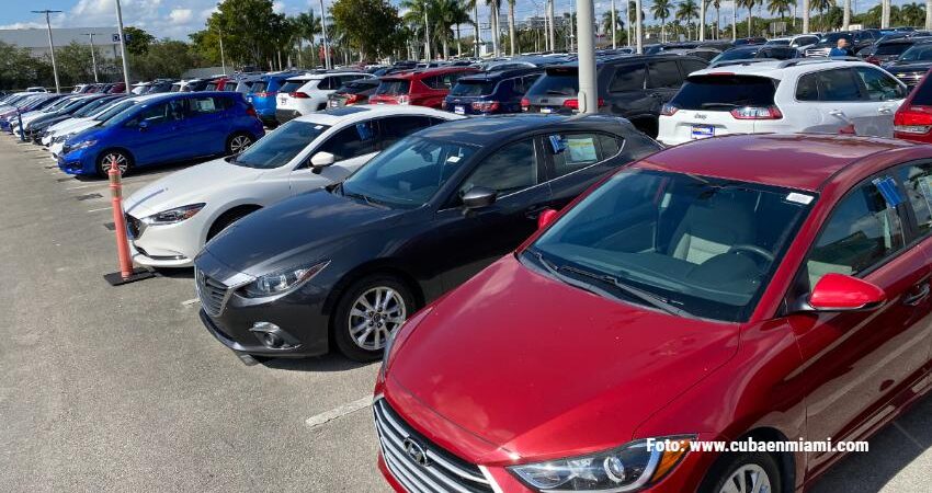 Los concesionarios de automóviles en el sur de Florida esperan el impacto de los aranceles de Trump autos-usados-miami