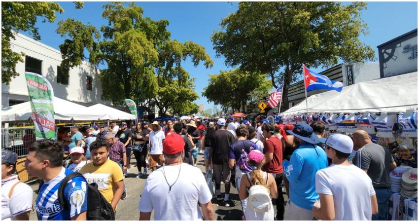Varias calles cerradas por el Festival de Mรบsica de la Calle Ocho en Miami, conoce las rutas alternativas calle-ocho-miami-1