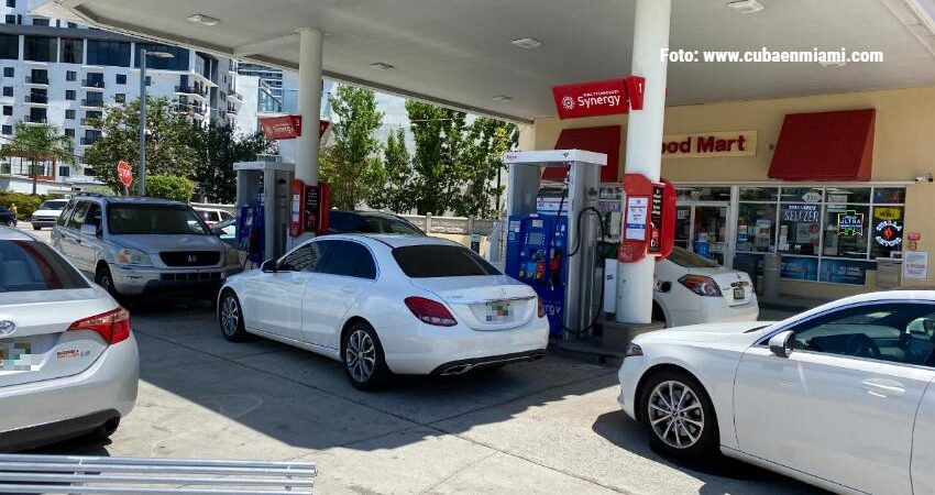 Comienzan a descender los precios de la gasolina en Florida después de un leve aumento gasolina-miami (2)