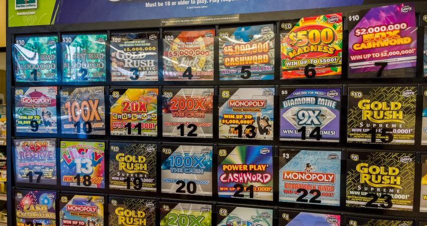 La suerte puede sonreírte a cualquier edad: Mujer de 67 años de Florida gana la lotería con raspadito de 20 dólares loteria-raspadito-florida