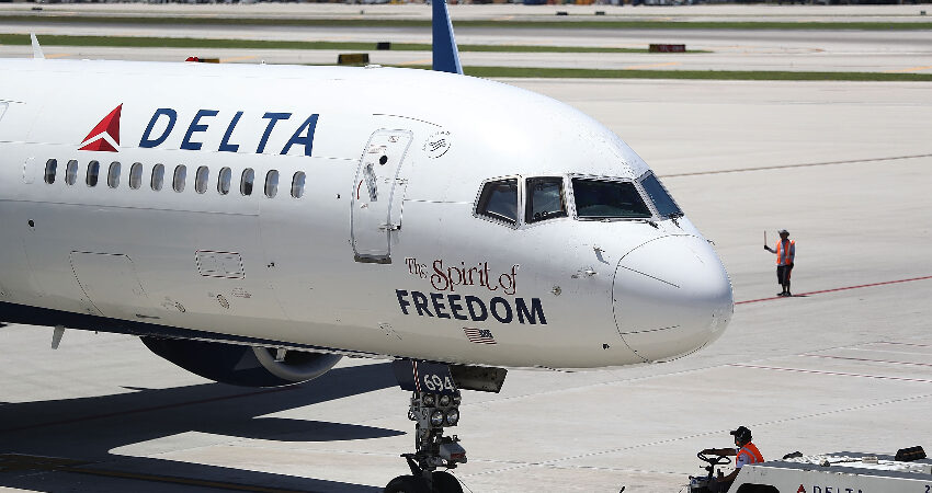 Vuelo de Delta aterriza de emergencia tras severa turbulencia: se reportan 25 personas hospitalizadas Delta