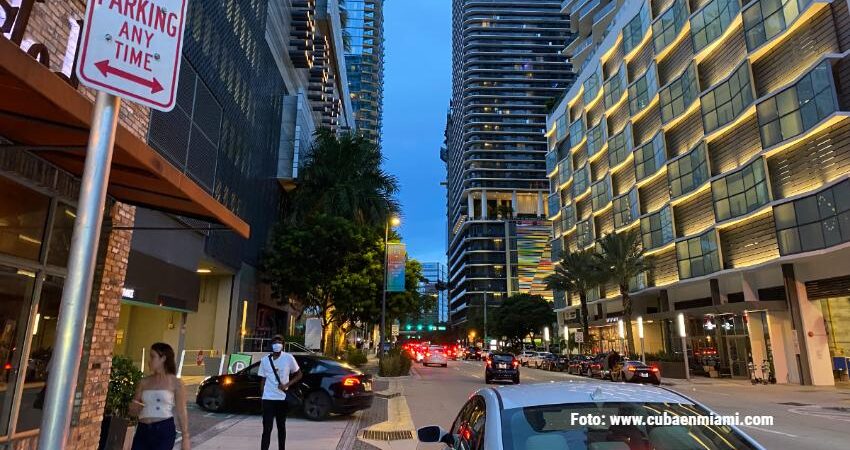 Miami y Hialeah entre las mejores ciudades de Estados Unidos para invertir según estudio brickell-miami-1