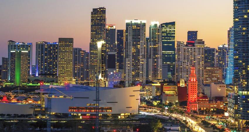 Aumentan en más de 6 mil millones los valores de la propiedad por nuevas construcciones en Miami-Dade downtown-miami