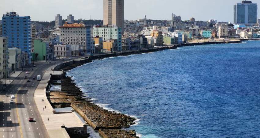 Hallan el cuerpo sin vida de un bebรฉ reciรฉn nacido en la Bahรญa de La Habana malecon-habana