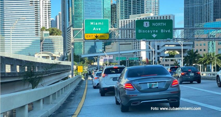 Conducir sin licencia si eres indocumentado en Florida podría llevar a una detención y ponerte en peligro de deportación trafico-miami