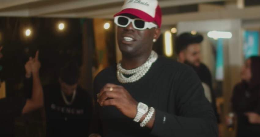 Arrestan nuevamente al reguetonero cubano Chocolate MC en Miami acusado de violencia domรฉstica chocolate-mc-se-casa