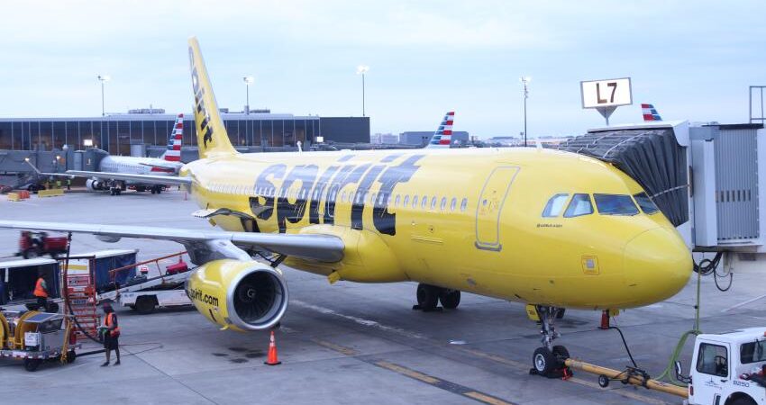 Vuelo de Spirit que saliรณ de Fort Lauderdale fue desviado de emergencia por reporte de disparos spirit-airlines