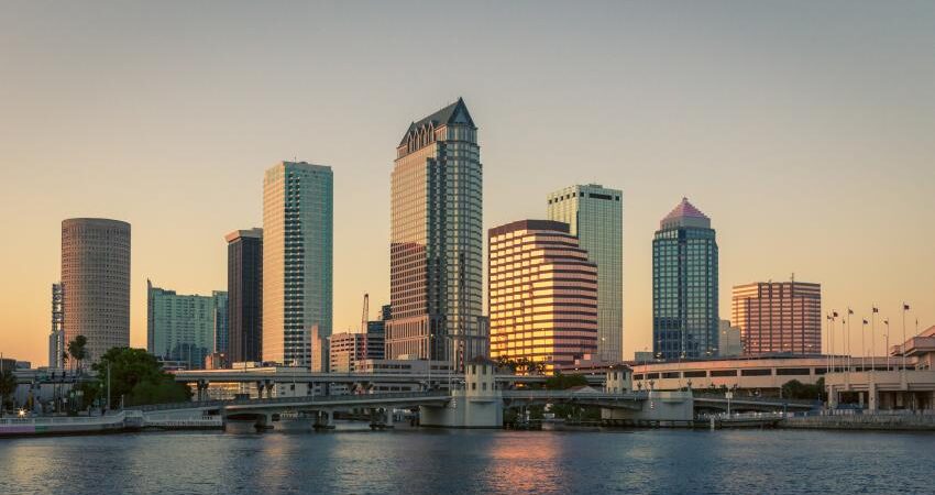 Youtuber cubano muestra como es la vida en el centro de la ciudad de Tampa tampa-florida