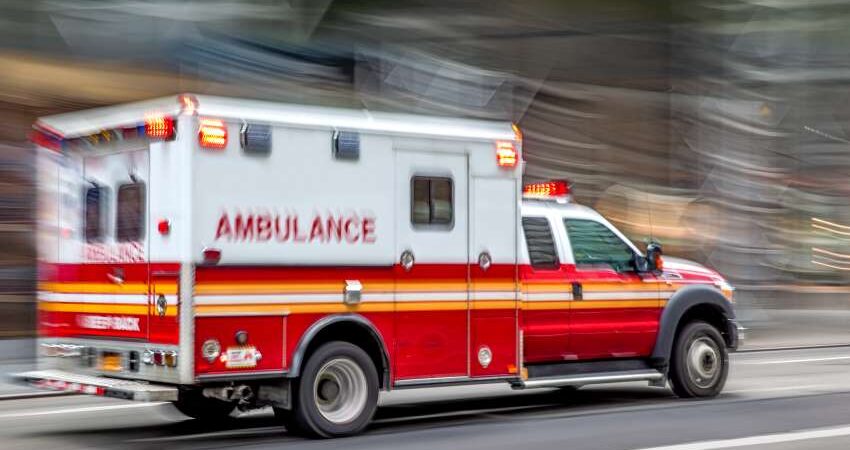 Fallece en el hospital la tercera víctima del accidente de tránsito ocurrido en abril en Hialeah que le quitó la vida a dos de sus familiares ambulancia-usa