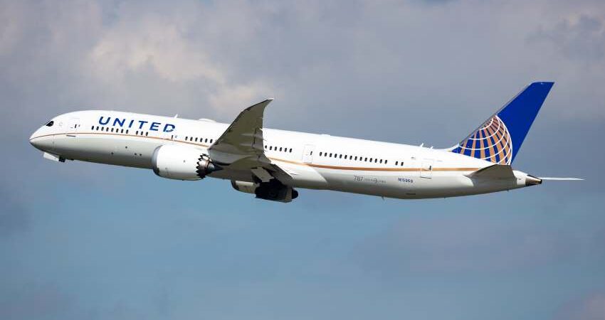 United Airlines bajo la lupa: ¿qué hay detrás de las fallas que paralizan sus vuelos? united-airlines