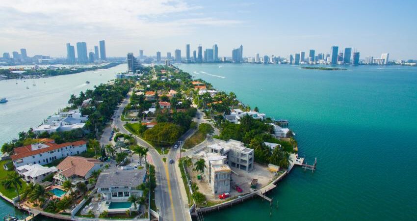Sube la venta de casas en Miami-Dade durante el 2024 a pesar de los elevados precios mansiones-miami-aereo-1