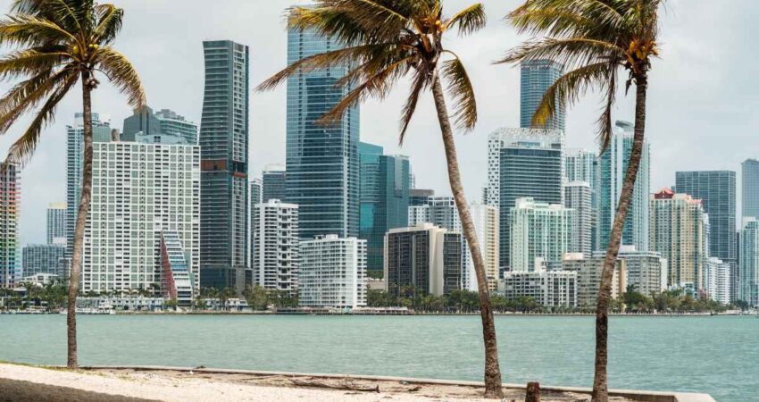 Cinco mejores barrios de Miami en el 2024 brickell-downtown-miami-3