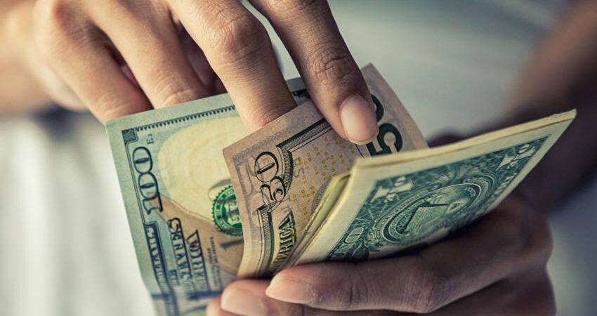 Cadena de tiendas de EE.UU aumentó el salario mínimo a $19.25 la hora venta-dolares