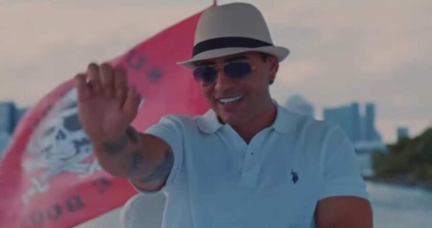 Durante la actuación de Baby Lores en Miami, una propuesta de matrimonio sorpresa se roba la atención baby-lores-40-anios