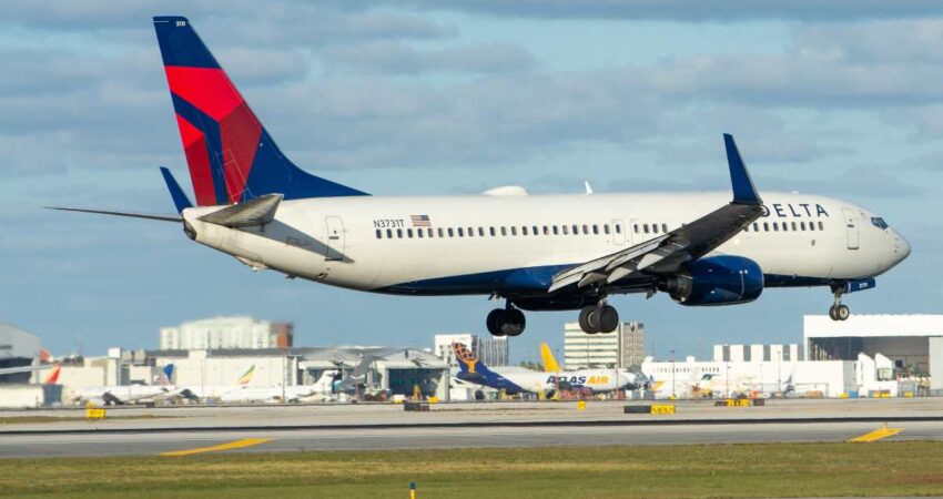 Aviรณn de Delta rumbo a Florida tuvo que ser desviado por una emergencia delta-avion