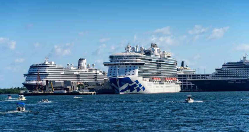 Huracán Helene provoca cancelaciones y retrasos de vuelos, así como demoras en los viajes a bordo de cruceros puerto-crucero-evergaldes