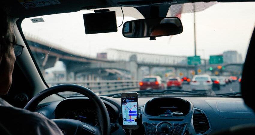 Trabajar de conductor de Uber en Miami se ha vuelto popular ¿Cuanto pueden ganar? uber-foto-unsplash