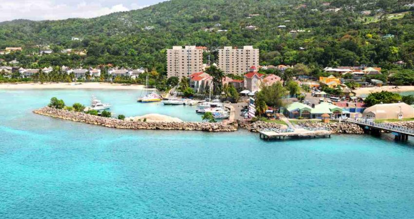 Departamento de Estado redujo la alerta para esta isla del Caribe y pide a sus ciudadanos protegerse jamaica