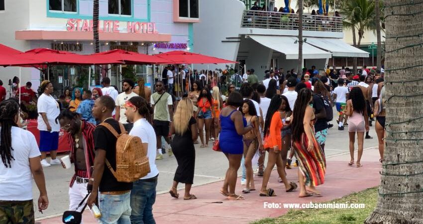 Miami Beach implementará medidas de seguridad reforzada nuevamente para las vacaciones de primavera de este 2025 miami-beach-spring-break-1
