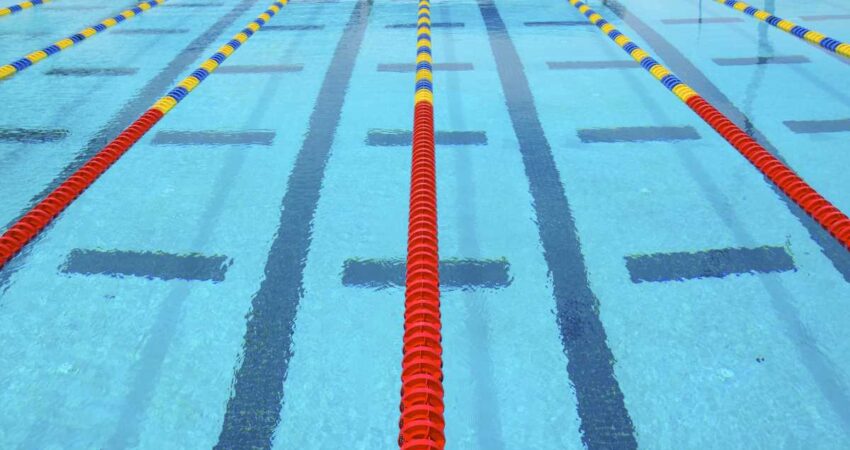 Funcionarios de Miami-Dade anuncian la implementación de un programa gratuito de lecciones de natación para niños piscina-florida
