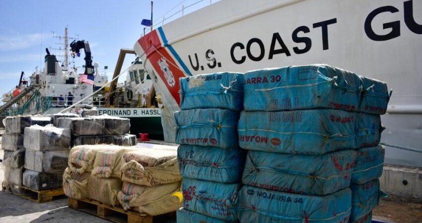 Guardia Costera de EE.UU confisca cargamento de drogas por valor de 509 millones de dólares droga-guardia-costera