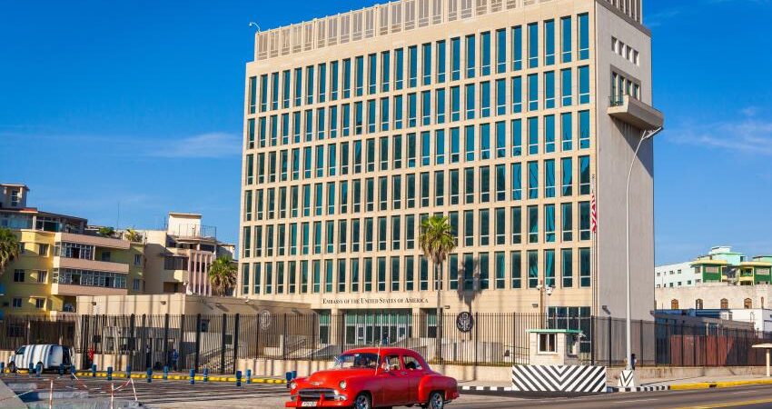 Embajada de EE.UU. advierte que Cuba está negando la entrada a ciudadanos estadounidenses embajada-usa-cuba-1