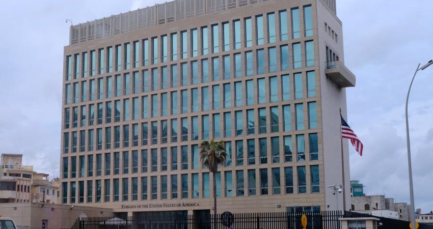 Embajada de EE.UU en Cuba advierte sobre documentos requeridos para asistir a la entrevista de solicitud de visa de inmigrante embajada-usa-cuba
