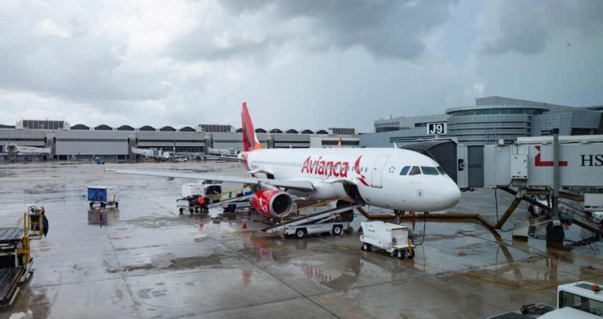Tormentas severas causan retrasos y cancelaciones de vuelos en MIA y en el Aeropuerto de Fort Lauderdale AEROPUERTO-MIAMI