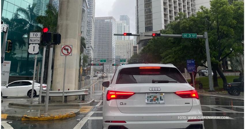 Miami se prepara para varios dรญas de intensas lluvias lluvia-en-miami (1)