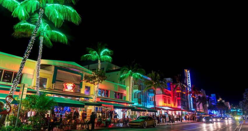 10 cosas para hacer en Miami de noche ocean-drive-noche