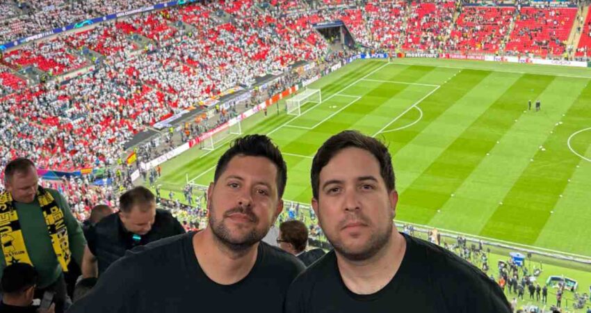Los Pichy Boys en la final de la Champions con mensaje de Cuba Libre pichy-boys-champions
