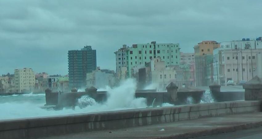 Se mantienen esta semana las lluvias en gran parte de Cuba asociadas a una onda tropical tormenta-laura-habana