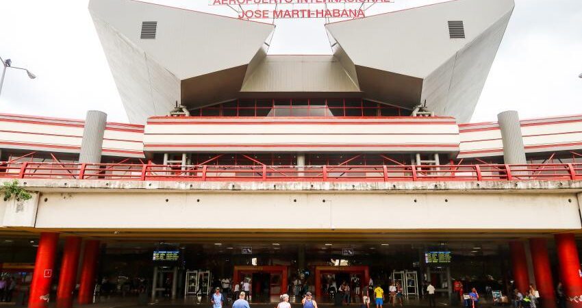 Aeropuerto de La Habana en caos por falta de infraestructura aeropuerto-de-la-habana (1)