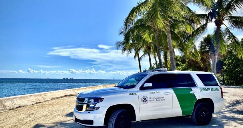 Arrestan por probable trรกfico de personas a dos cubanos de Florida patrulla-fronteriza-arresta-6-cubanos