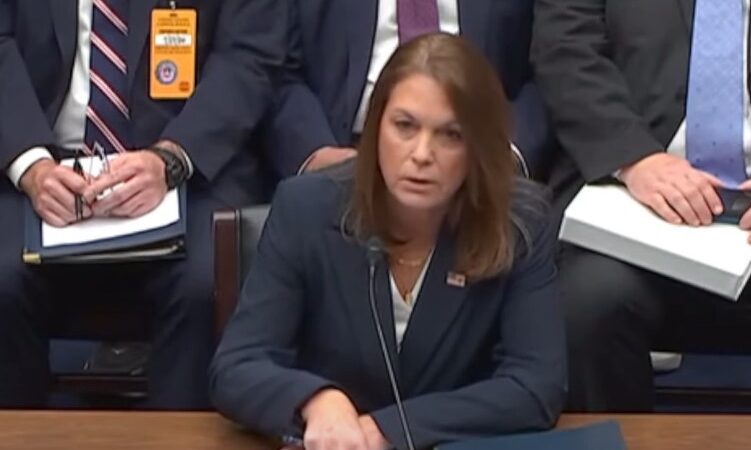 Renuncia la Directora del Servicio Secreto tras intento de asesinato a Donald Trump servicio-secreto-renuncia