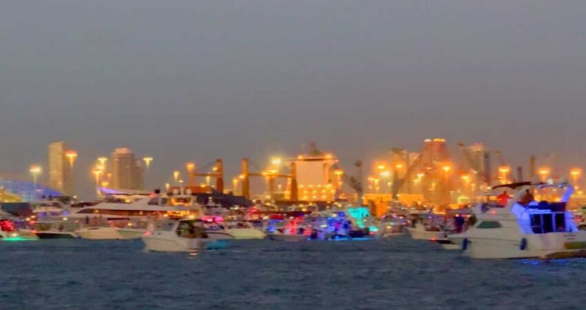 La Bahรญa de Miami se llenรณ de botes para ver los fuegos artificiales yates-bahia-miami