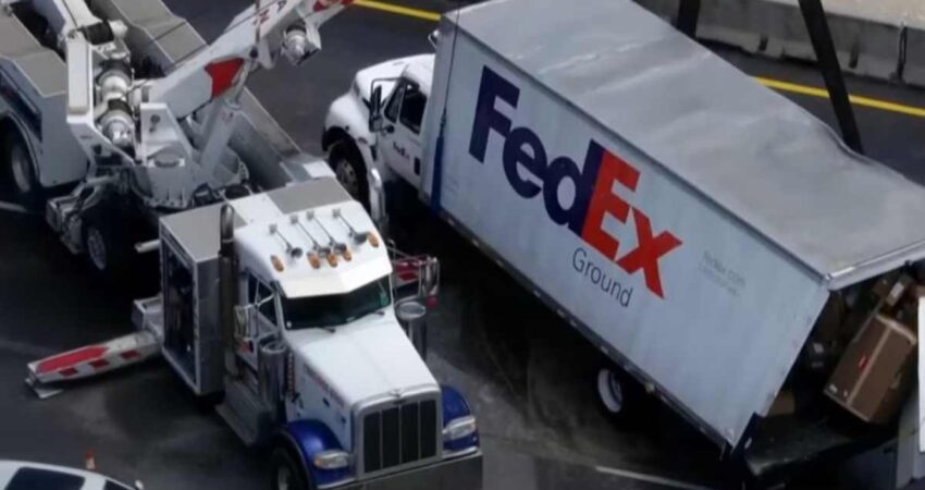 Camión involucrado en un accidente se vuelca y genera retrasos en la autopista de peaje de Miami-Dade camion-accidente