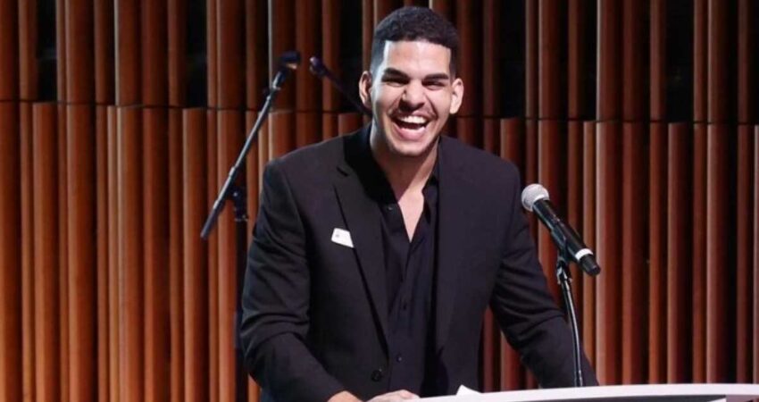 Talentoso músico cubano recibe beca para continuar estudios en el Berklee College of Music de Boston joven-musico-cubano