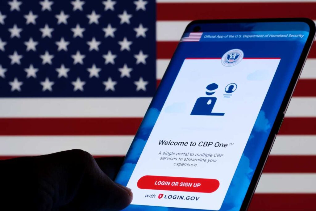 Cubanos con cita de CBP One podrían quedar varados en México Cubanos con cita de CBP One podrían quedar varados en México