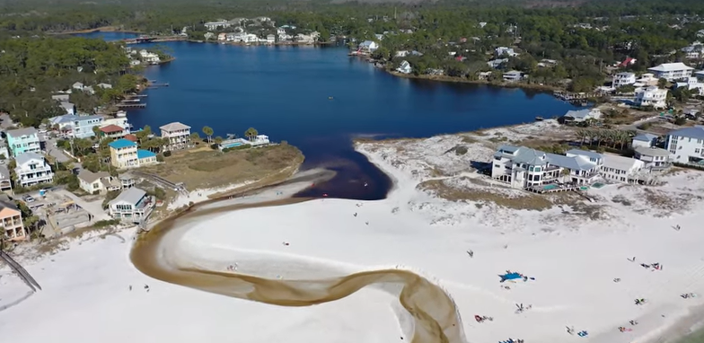 Playa de Florida que es un destino único y encantador a nivel nacional por albergar lagos de dunas costeras al lado del mar Captura de pantalla 2024-09-02 150333