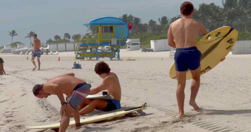 Surfistas en Miami Beach durante el huracán Helene: una ola de adrenalina en medio de la tormenta surfers-miami-beach