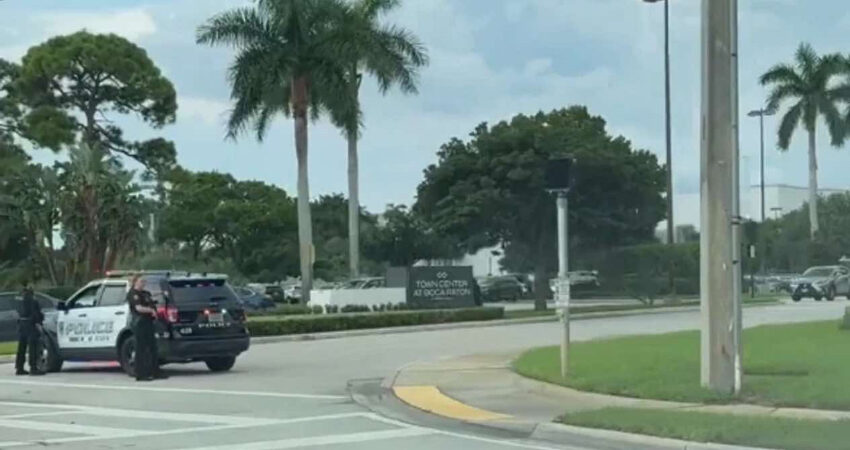 Policía de Palm Beach evacuó el mall Town Center de Boca Ratón por amenazas town center
