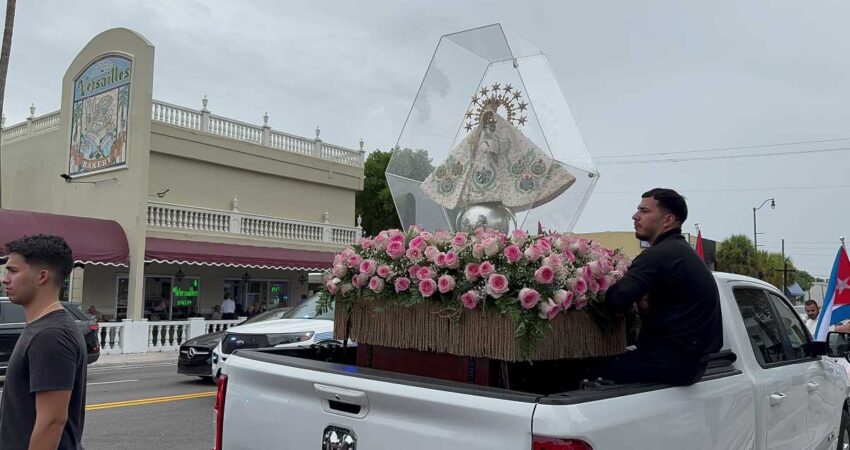 La comunidad cubana de Miami inicia sus festividades en honor a la Virgen de la Caridad del Cobre virgencaridadCobre